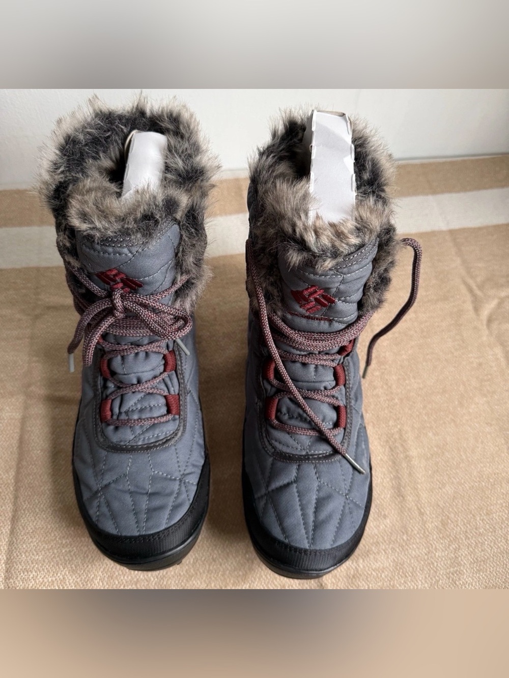 Columbia Gray Quilted Winter Boots with Faux Fur Trim size 10